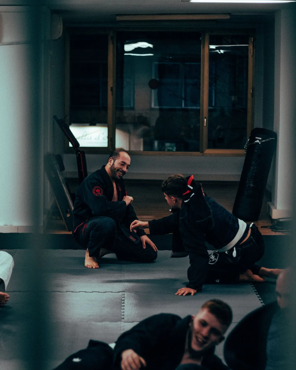 Trainingsgruppe in einem Brazilian-Jiu-Jitsu-Studio